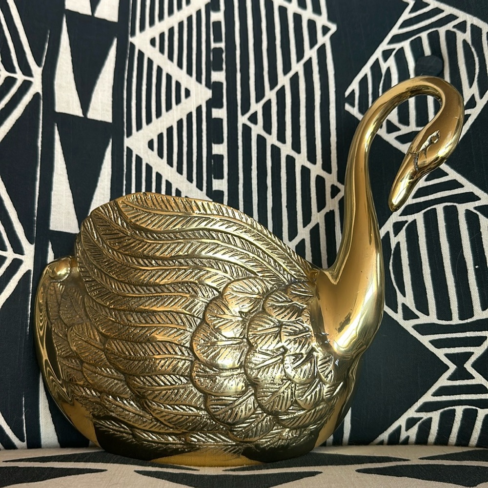 Brass hangable swan planter